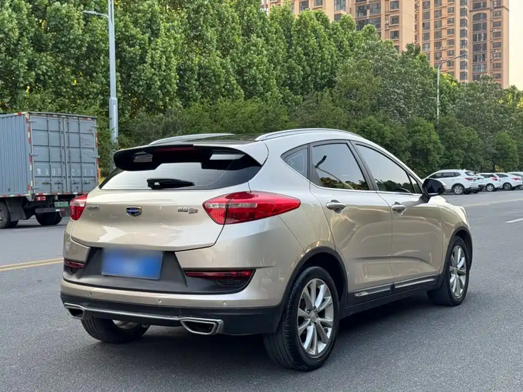 Geely Emgrand GS 2017 — фото 10
