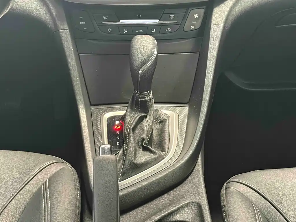Buick Excelle 2019 — фото 20