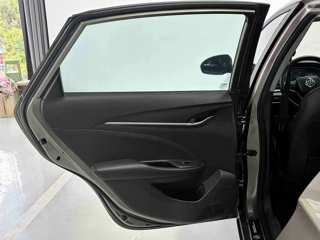 Buick Excelle 2019 — фото 17