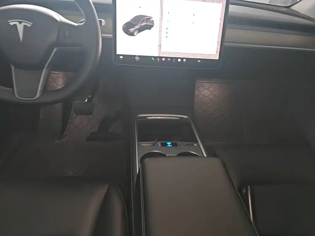 Tesla Model Y 2023 — фото 10