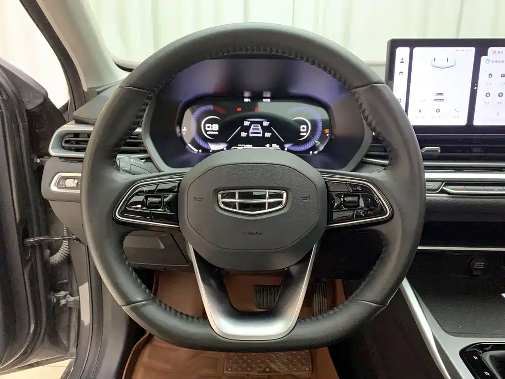Geely Emgrand 2023