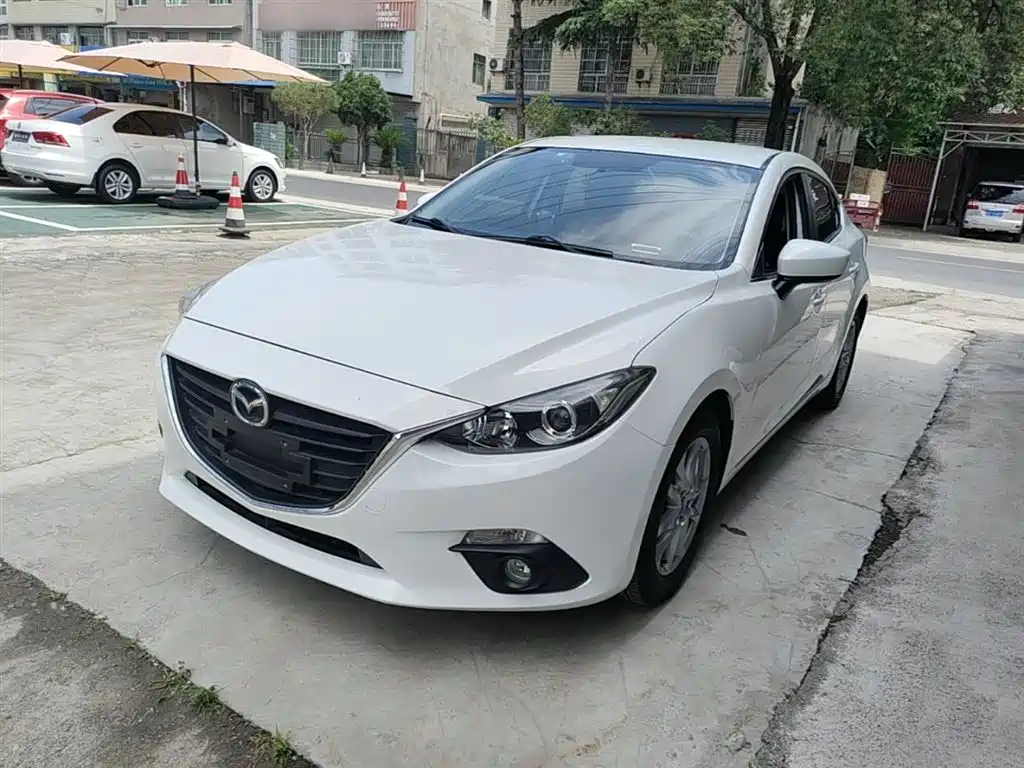 Mazda 3 Axela 2016 — фото 1