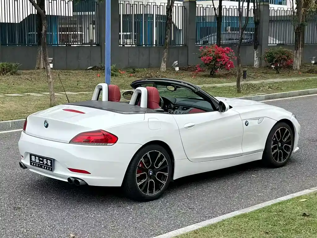 BMW Z4 2012 — фото 9