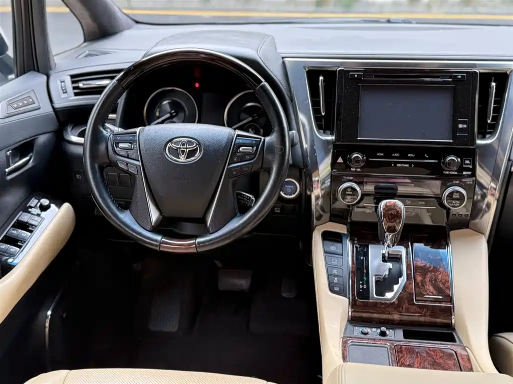Toyota Alphard 2019 — фото 24