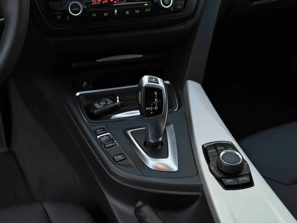BMW 3 Series 2015 — фото 15