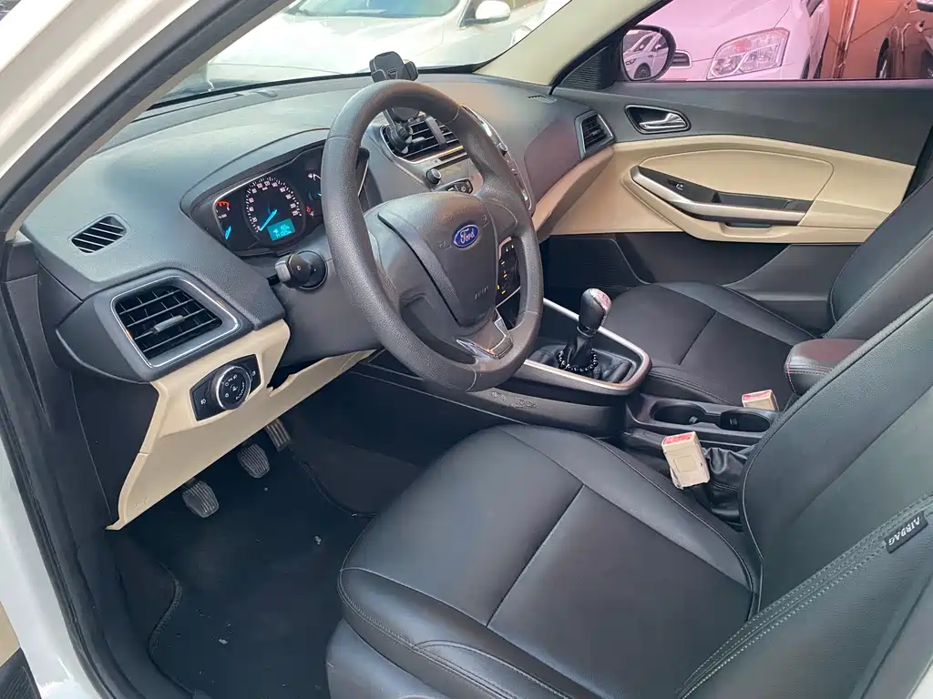Ford Escort 2016