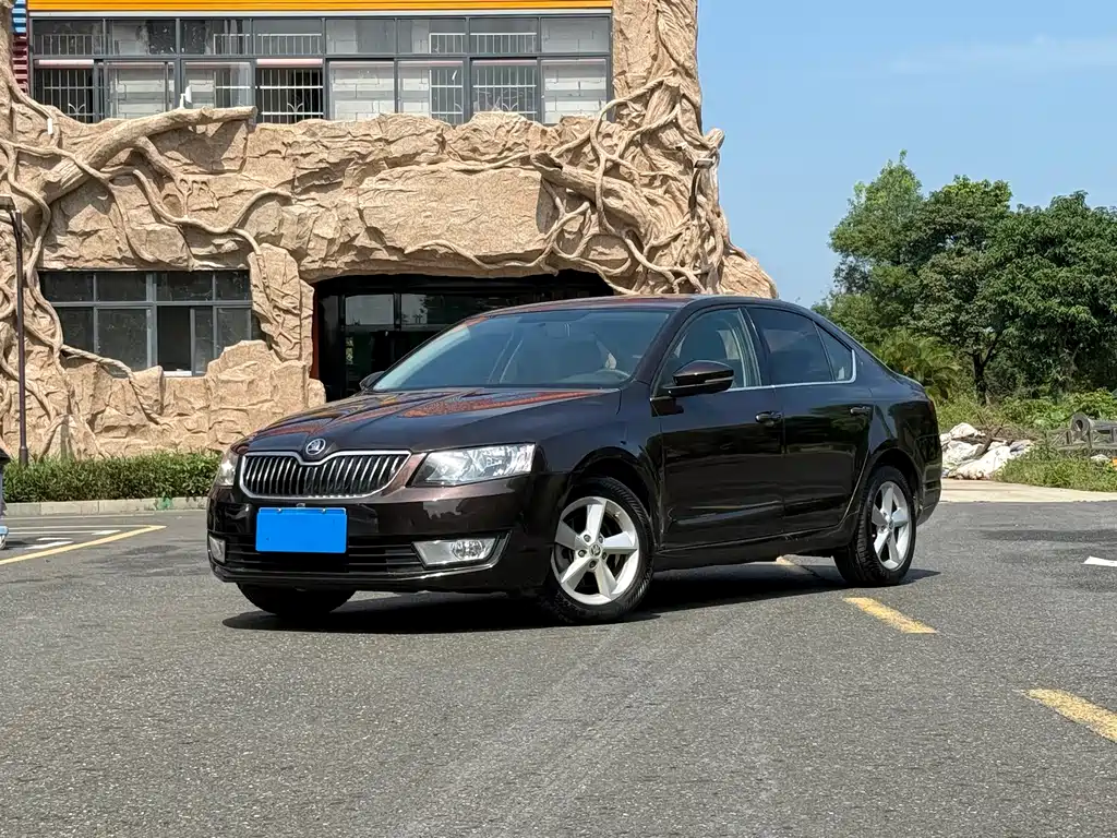 Skoda Octavia 2015 — фото 1