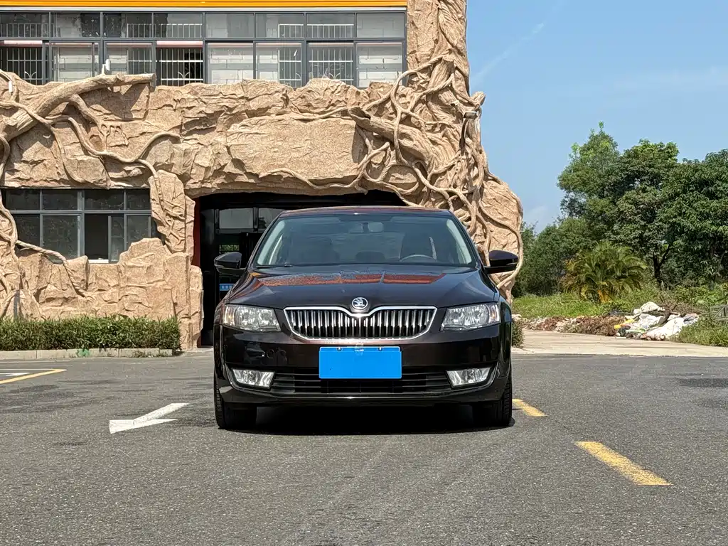 Skoda Octavia 2015 — фото 2