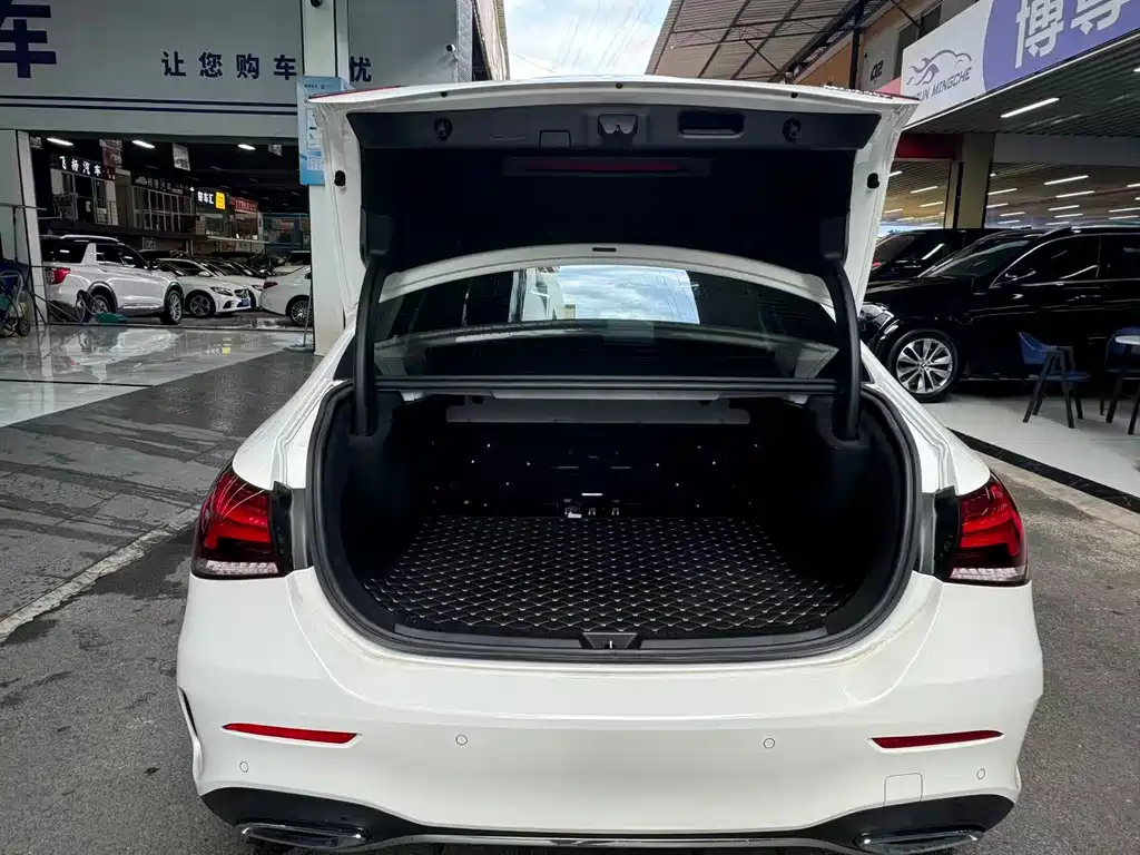 Mercedes-Benz A-Class 2021 — фото 13