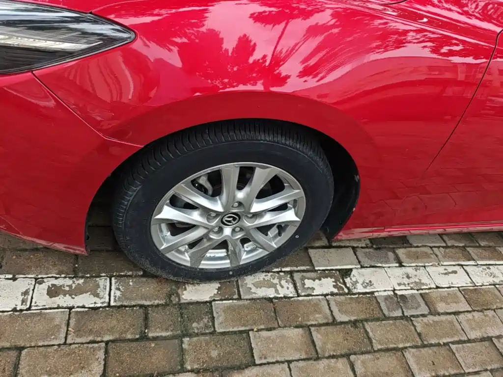 Mazda 3 Axela 2018 — фото 23