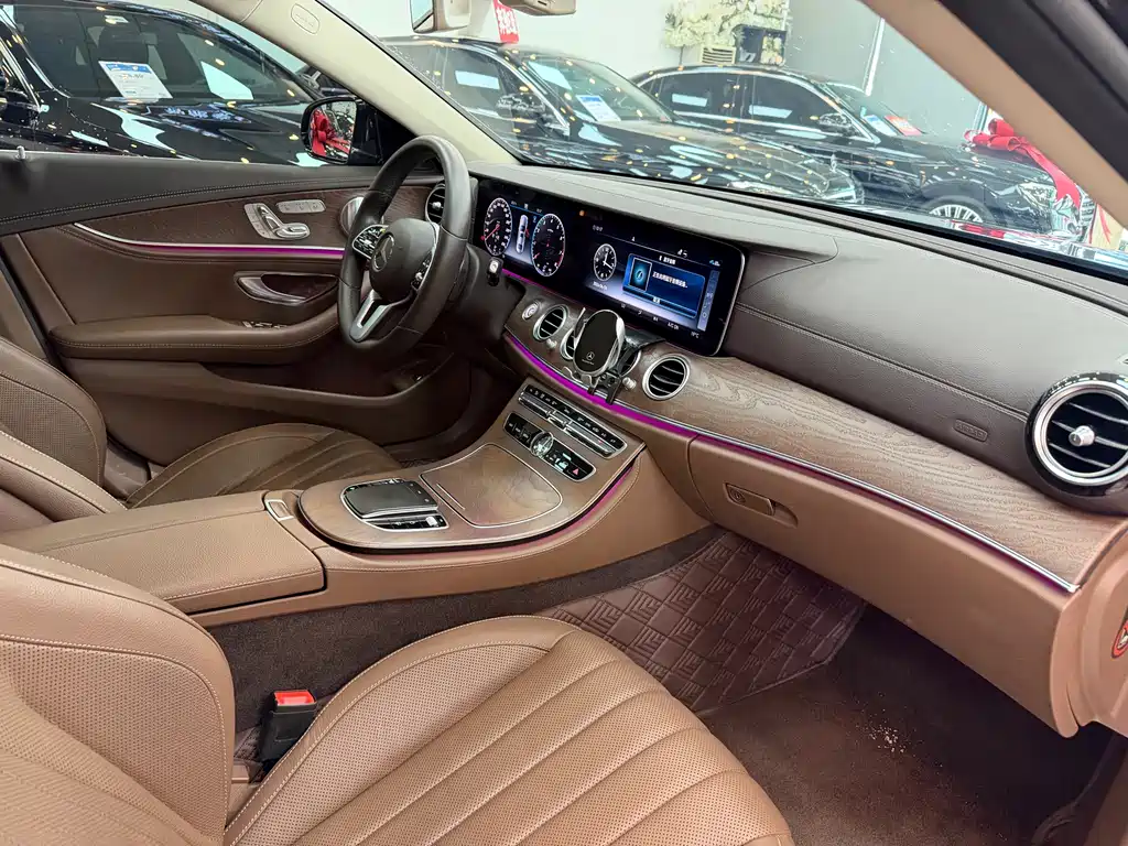 Mercedes-Benz E-Class 2020 — фото 19