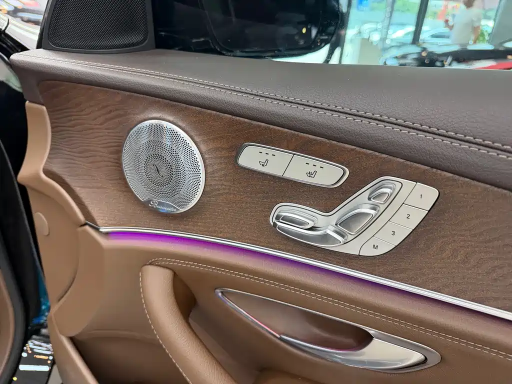 Mercedes-Benz E-Class 2020 — фото 18