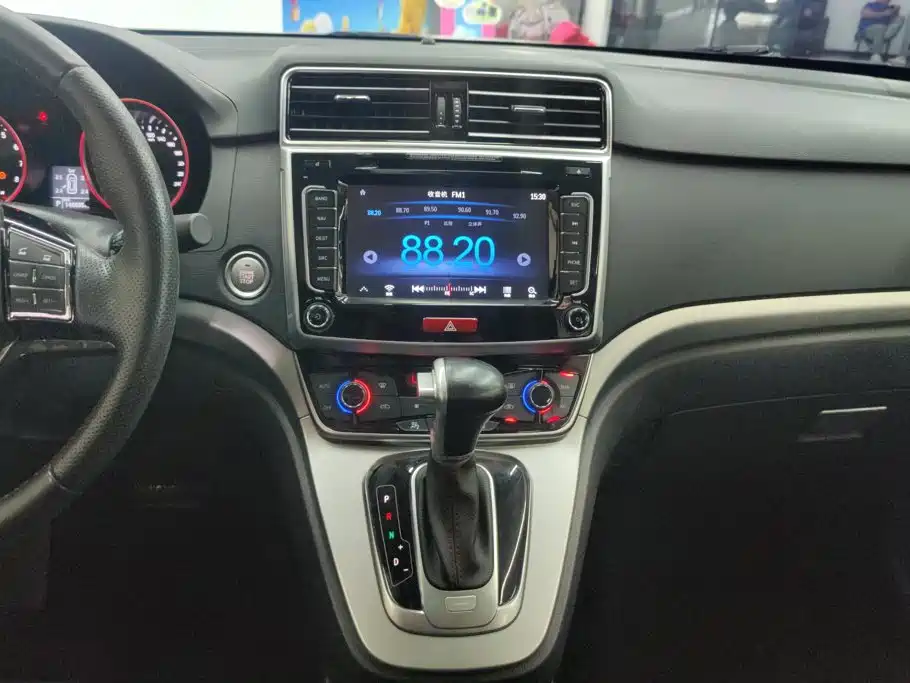 Haval M6 2017 — фото 13