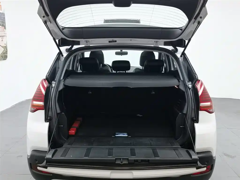 Peugeot 3008 2015 — фото 16