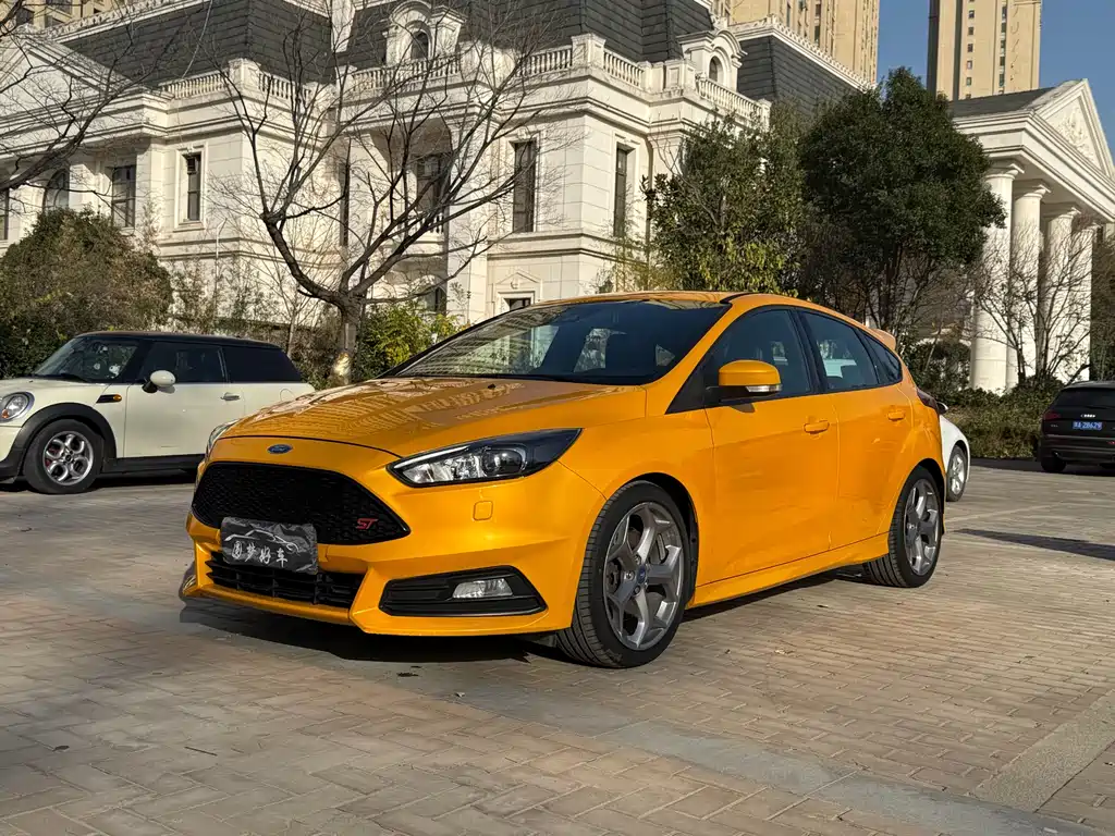 Ford Focus 2016 — фото 1