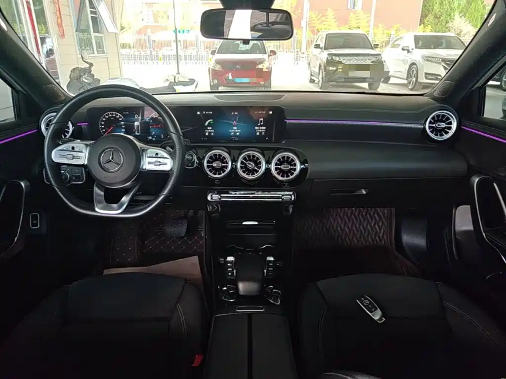 Mercedes-Benz A-Class 2023 — фото 10
