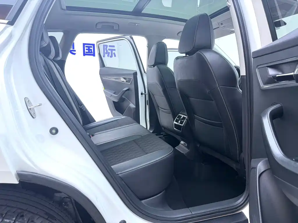 Skoda Karoq 2023 — фото 7