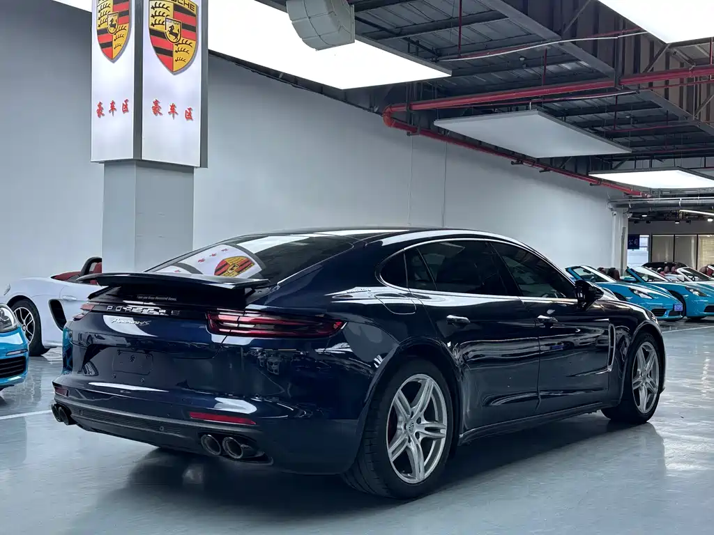 Porsche Panamera 2019 — фото 21
