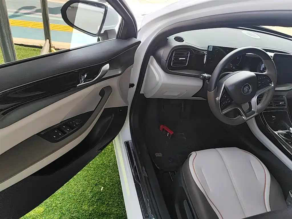BYD Qin PLUS 2025 — фото 16