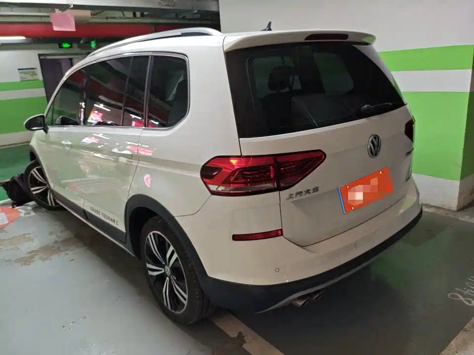 Volkswagen Touran 2019 — фото 4