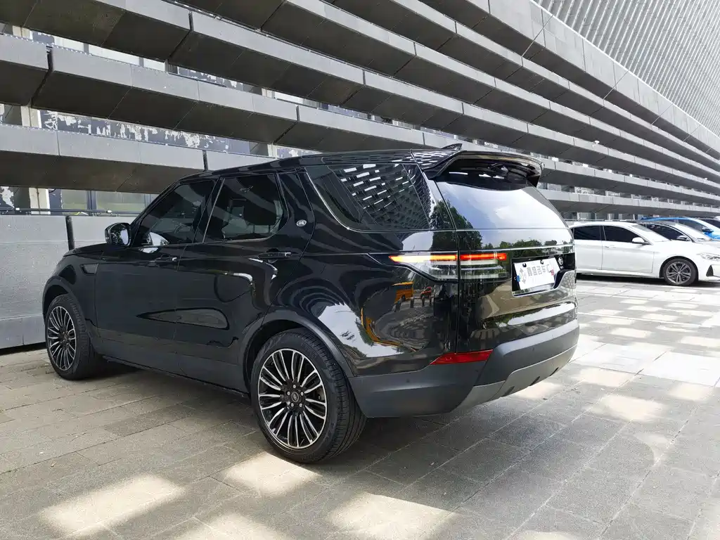 Land Rover Discovery 2019 — фото 6