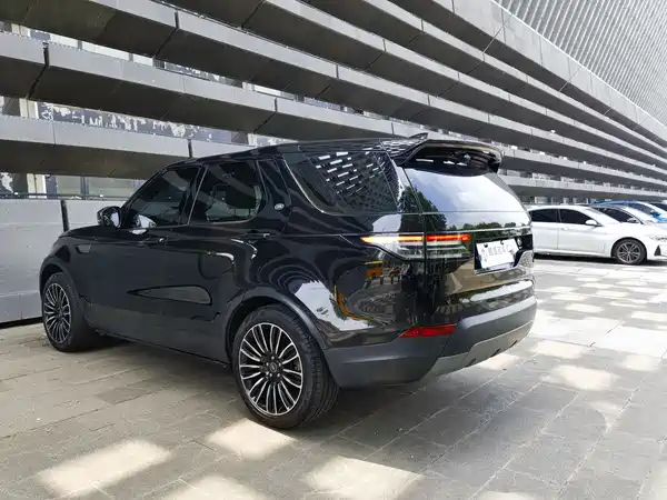 Land Rover Discovery 2018