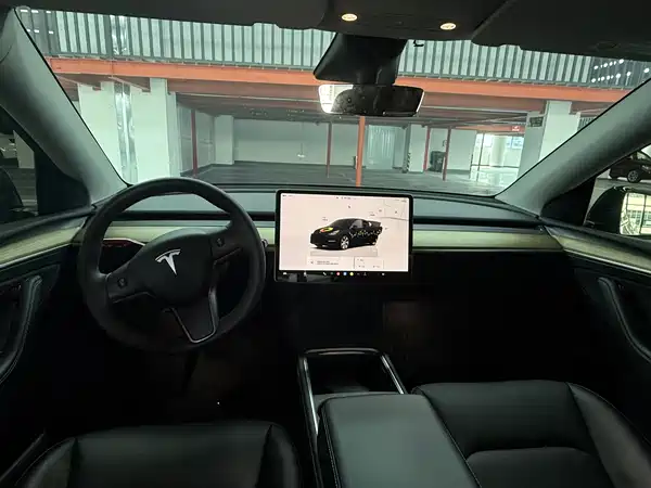 Tesla Model Y 2023