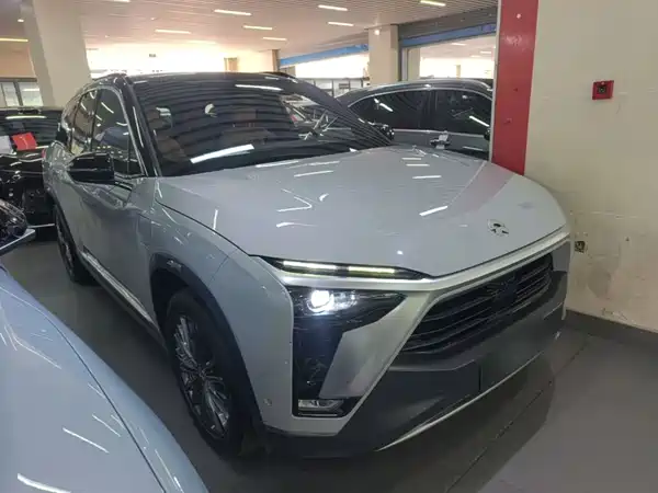 NIO ES8 2021