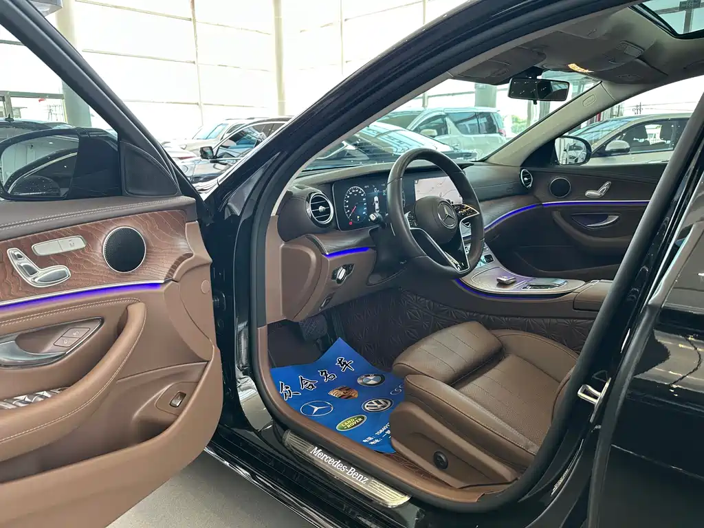Mercedes-Benz E-Class 2023 — фото 7