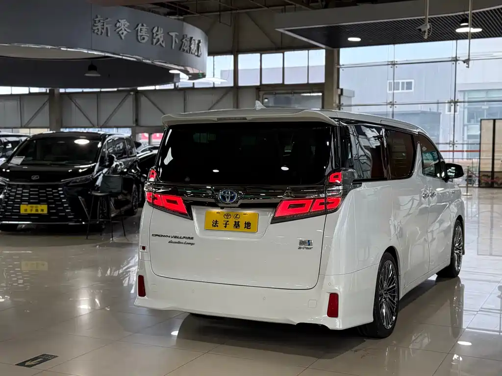 Toyota Vellfire 2021 — фото 22