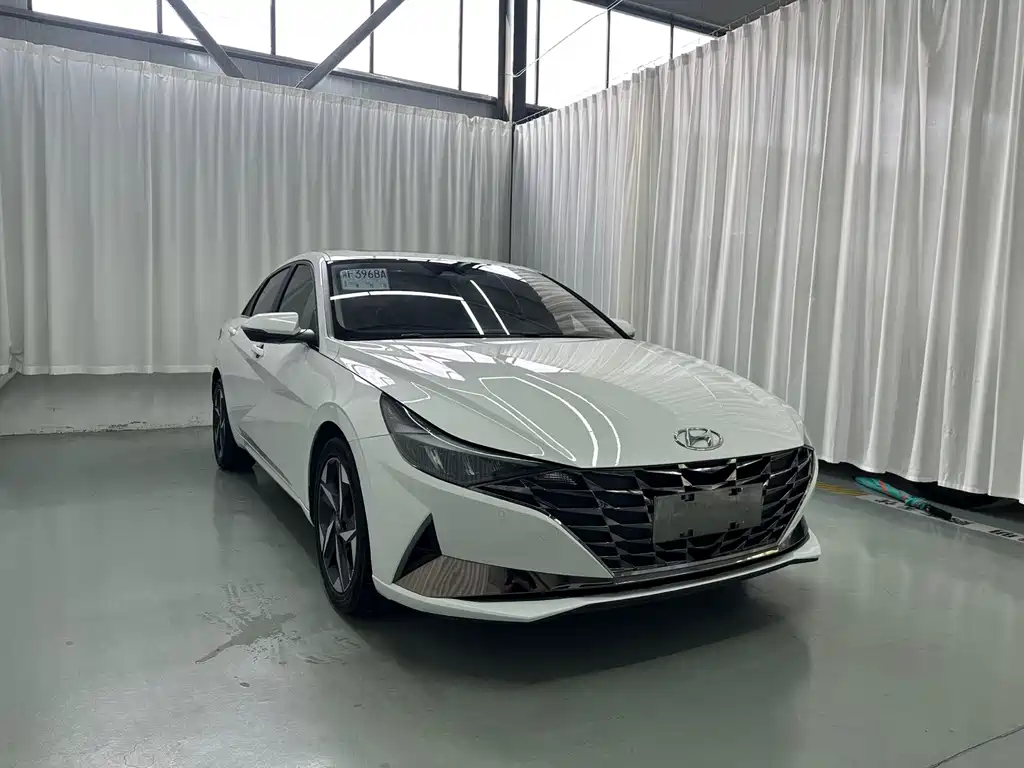 Hyundai Elantra 2023
