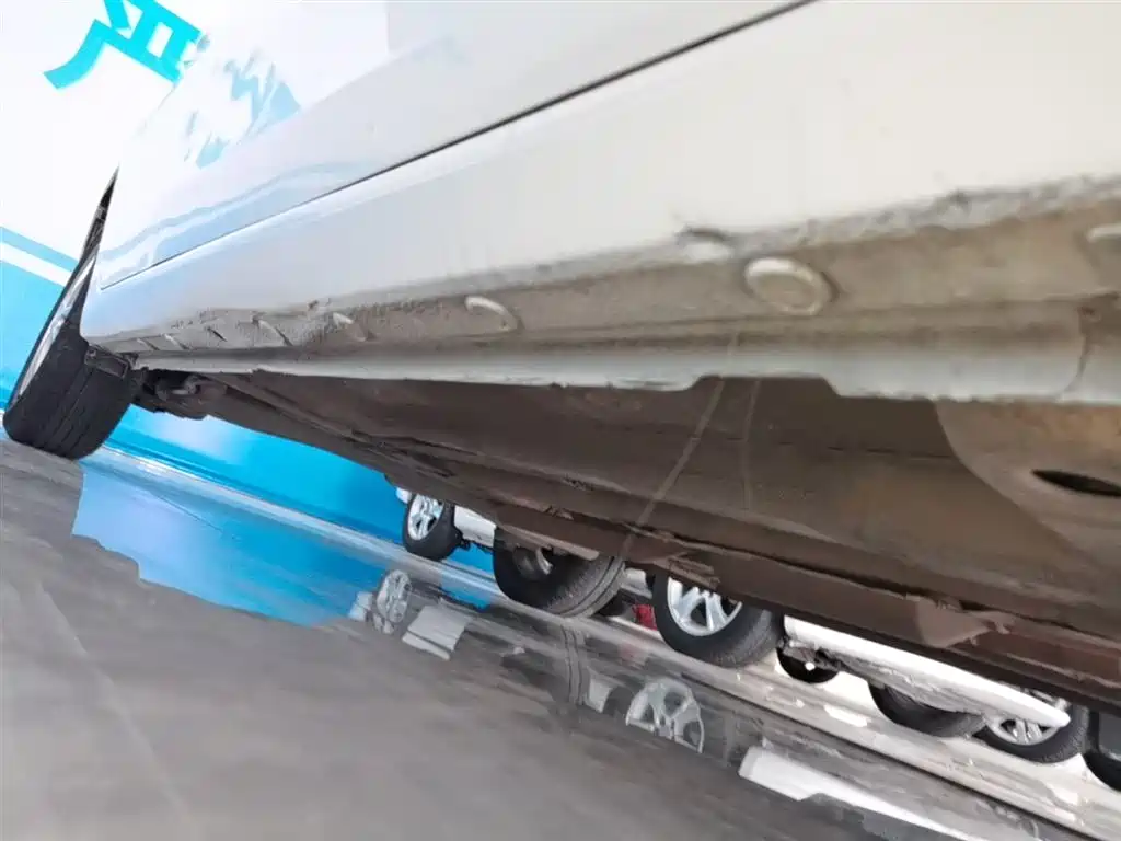 Chevrolet Sail 2015 — фото 21