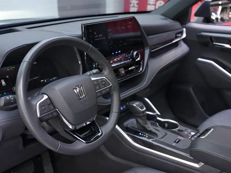 Toyota Crown Kluger 2023 — фото 13