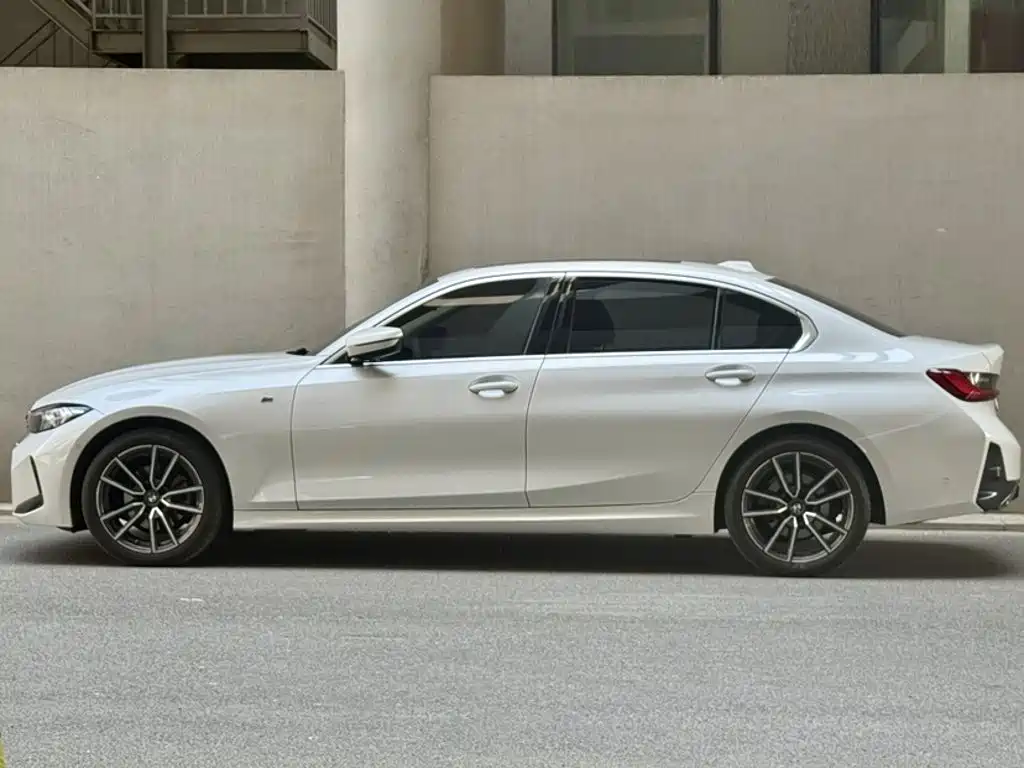 BMW 3 Series 2023 — фото 14