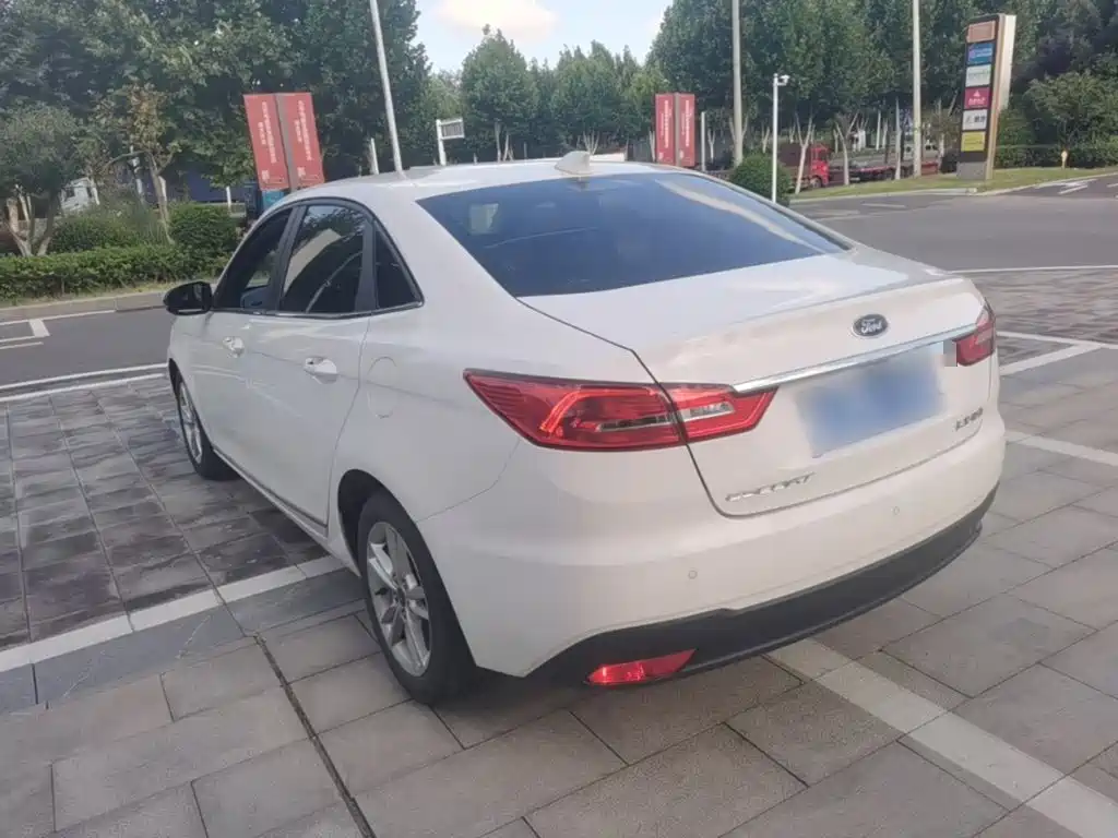 Ford Forrest 2019