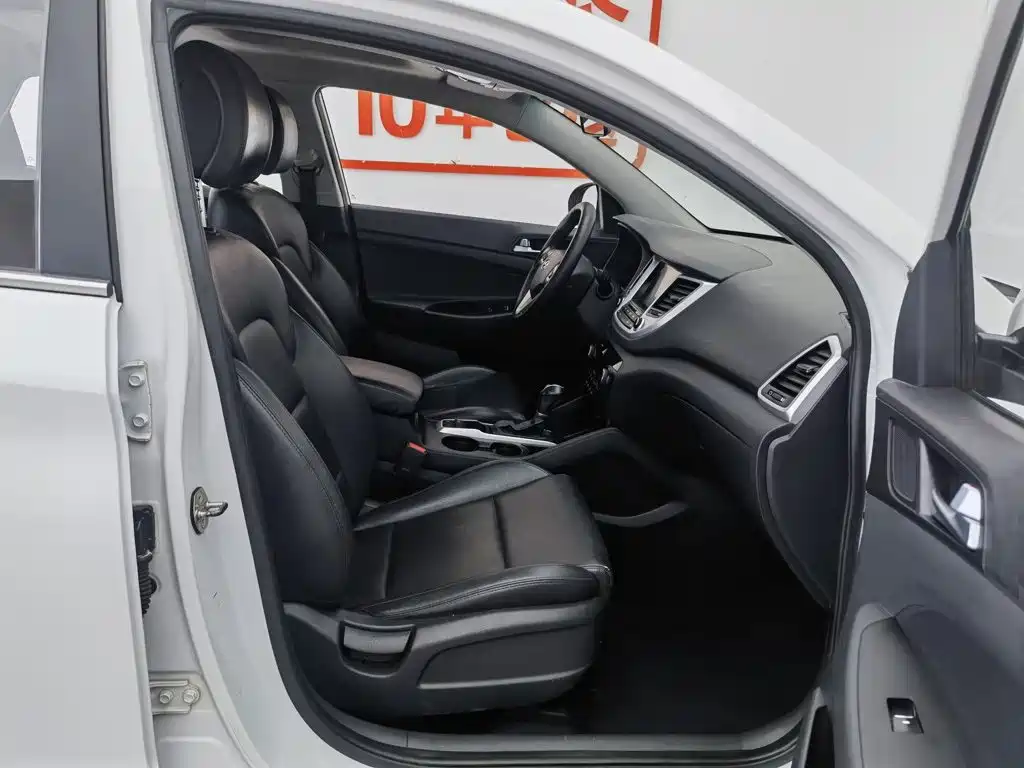 Hyundai Tucson 2017 — фото 23
