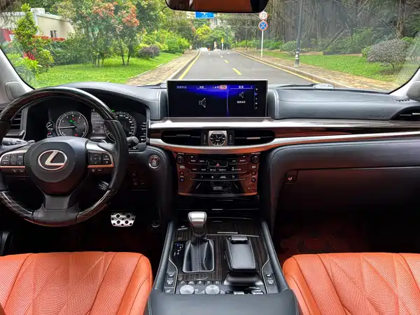 Lexus LX 2019