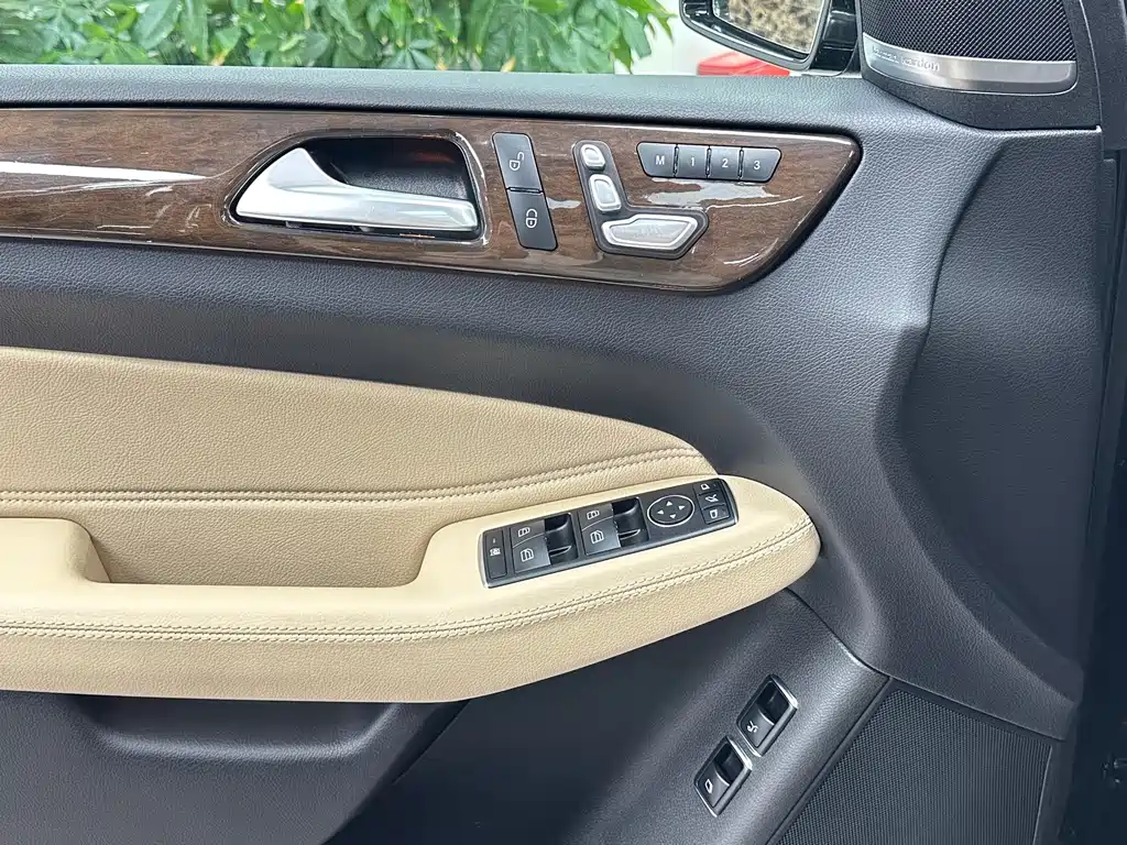 Mercedes-Benz GLS 2018 — фото 26