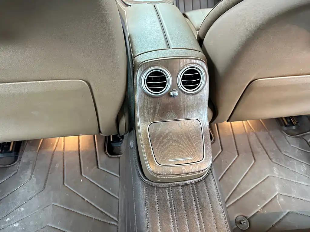Mercedes-Benz E-Class 2023 — фото 13