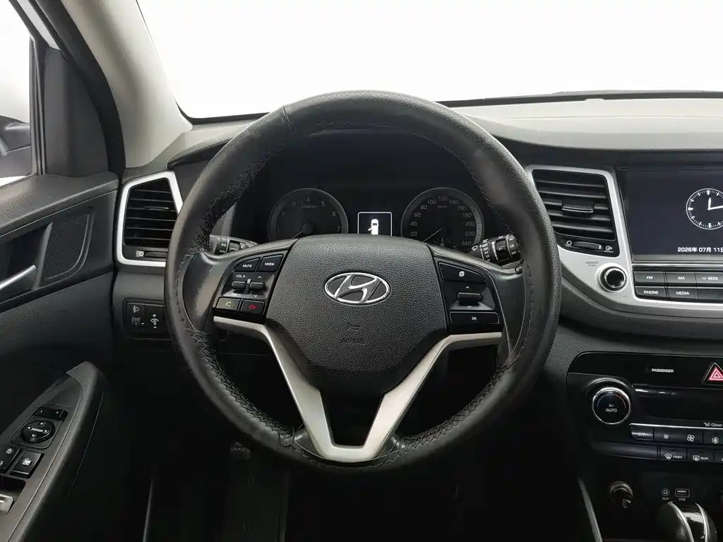 Hyundai Tucson 2017 — фото 11