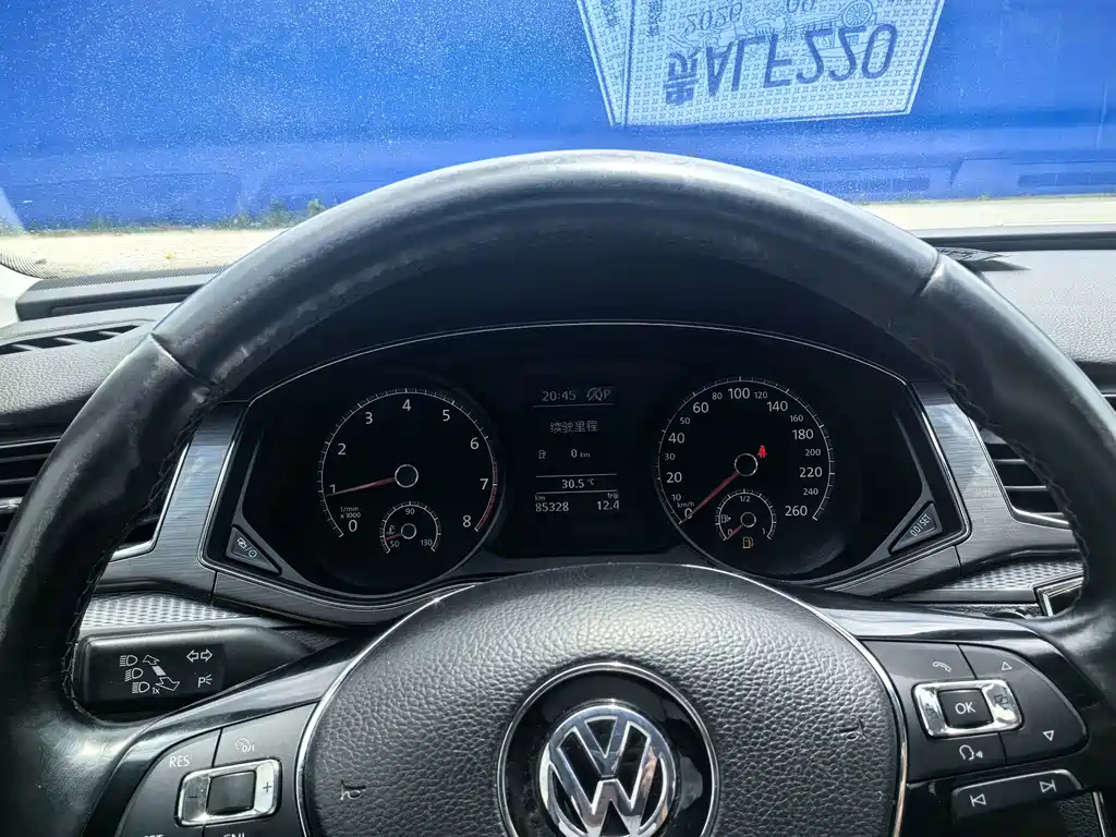 Volkswagen Passat 2018 — фото 13