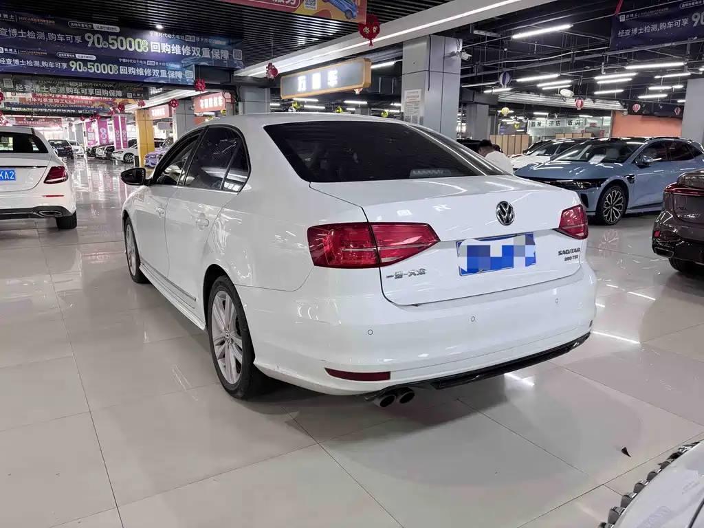 Volkswagen Sagitar 2018