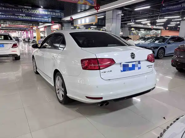 Volkswagen Sagitar 2018