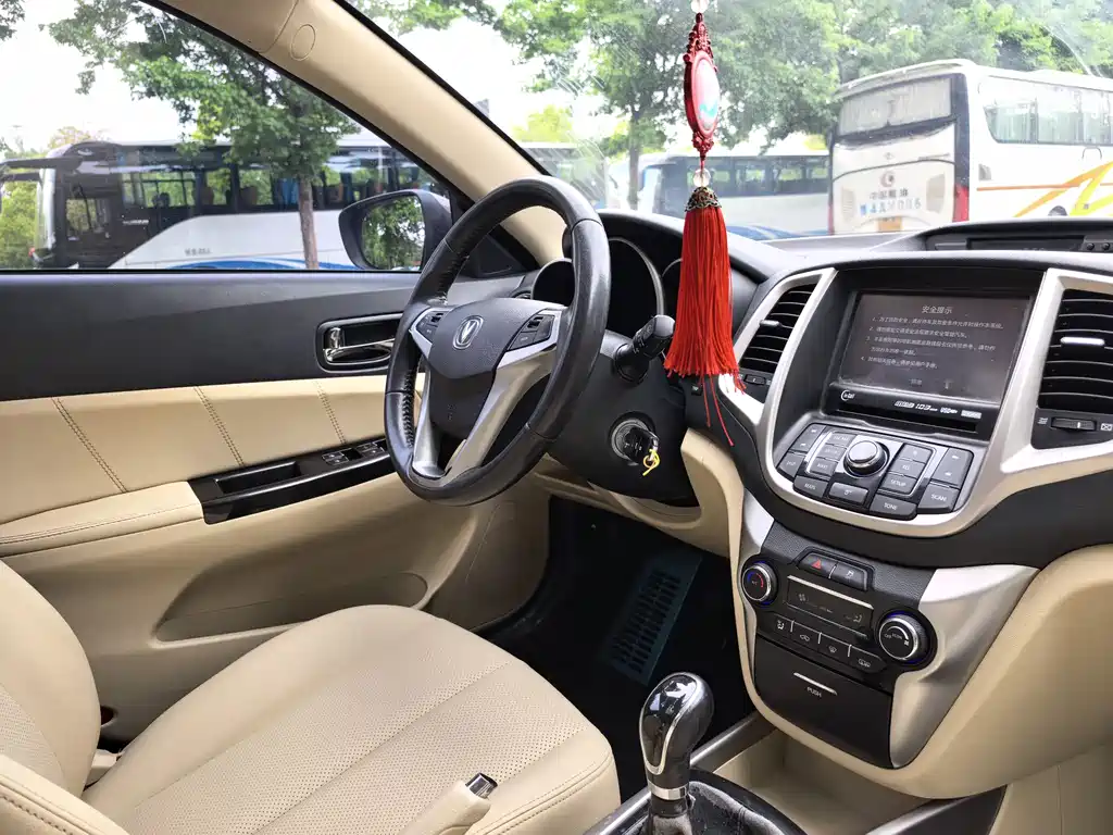 Changan Eado 2015 — фото 17