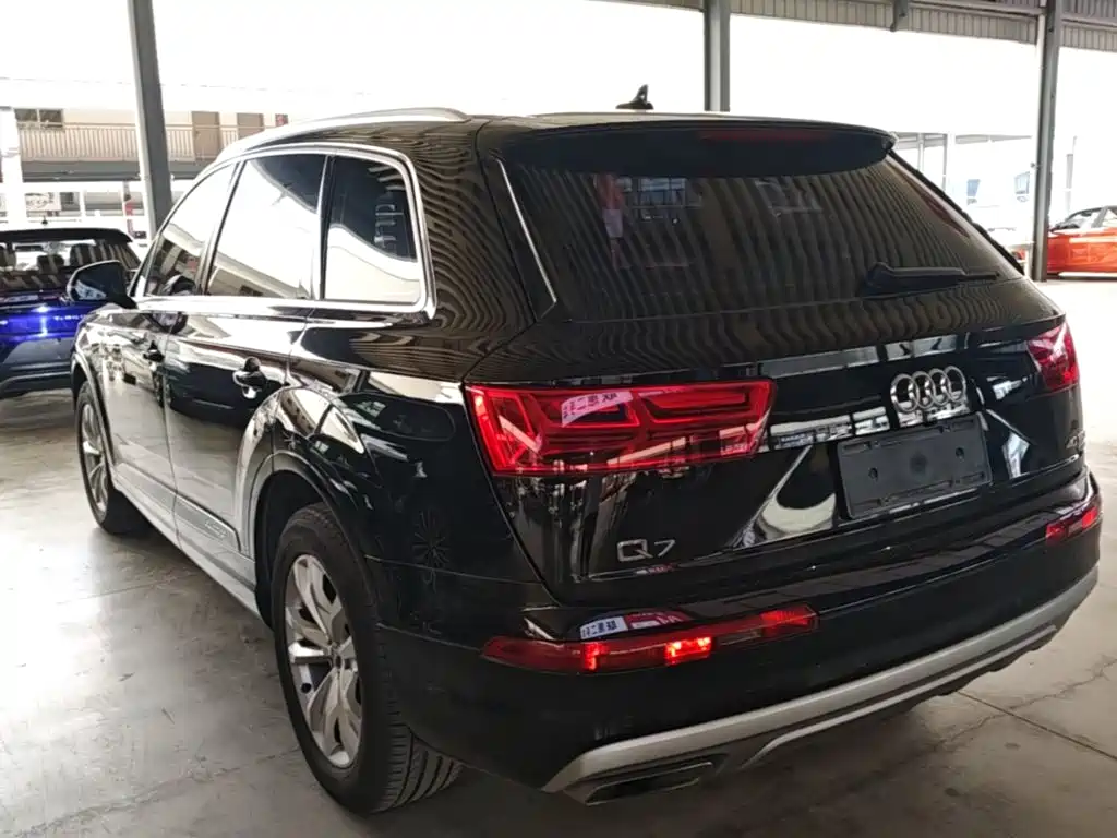 Audi Q7 2018 — фото 5