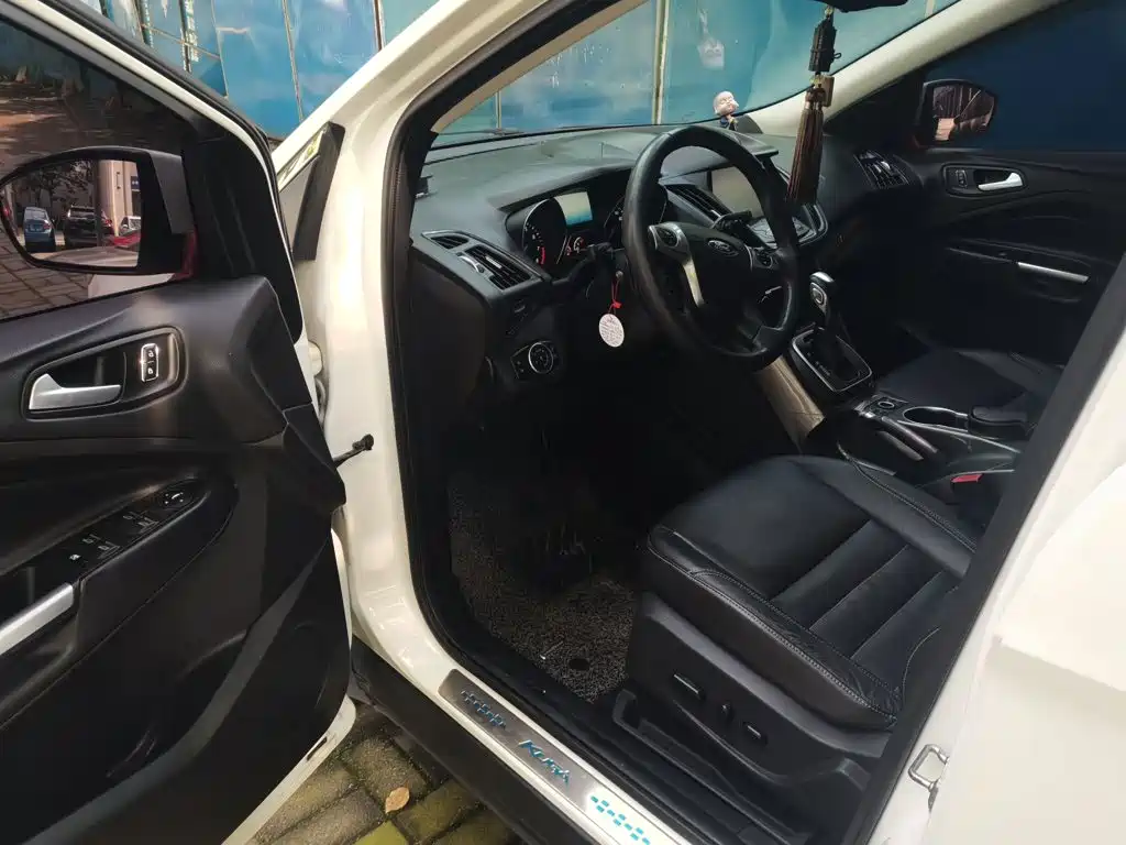 Ford Kuga 2015 — фото 14