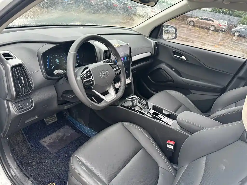 Hyundai Elantra 2023