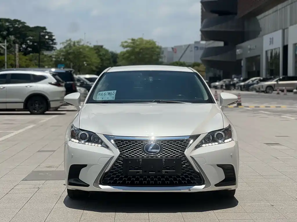 Lexus CT 2019 — фото 3