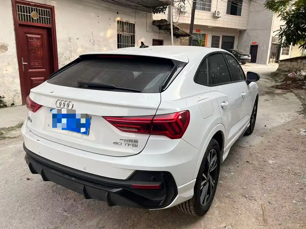 Audi Q3 Sportback 2023 — фото 8