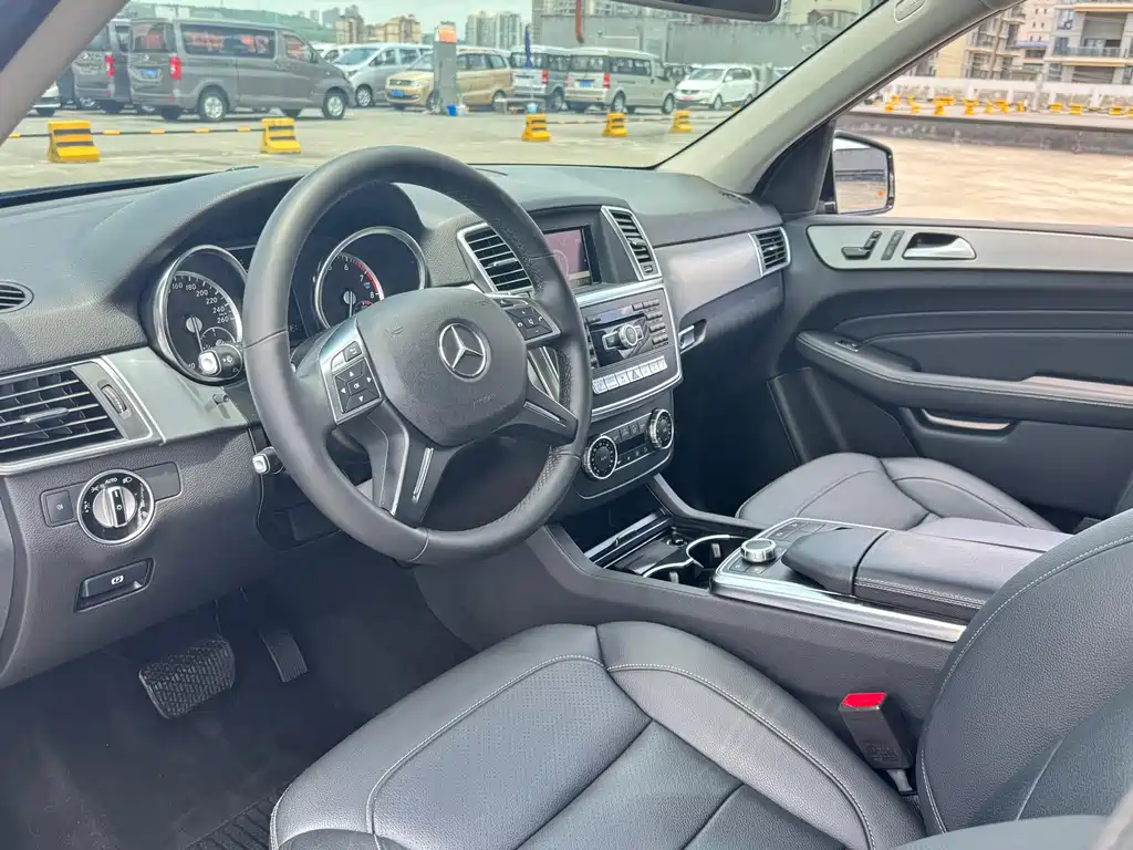 Mercedes-Benz M-Class 2015